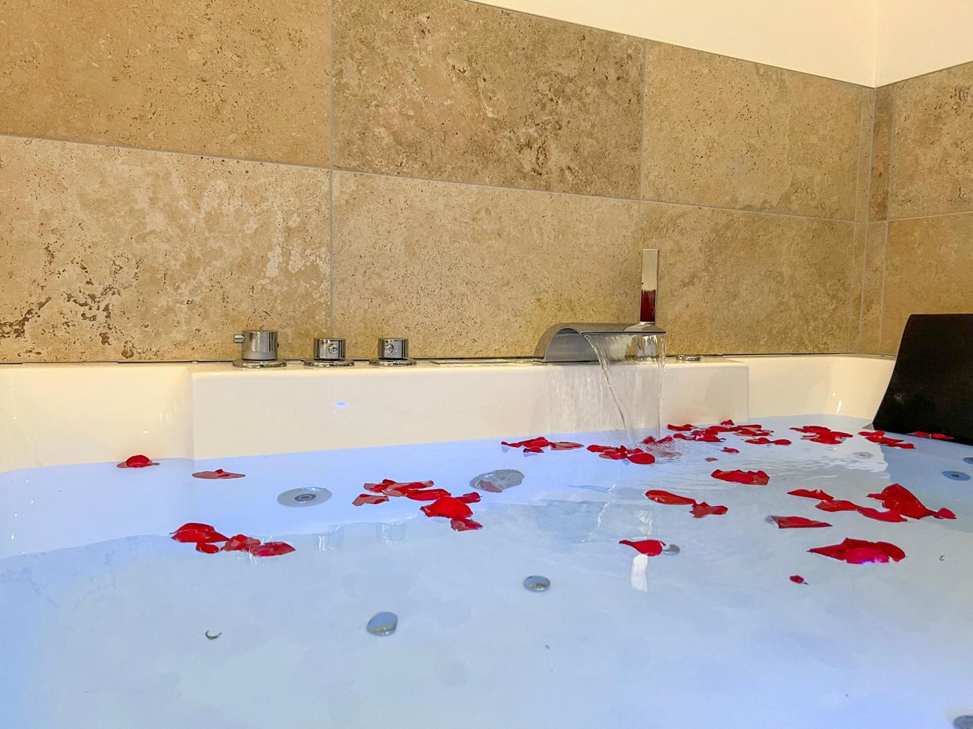 Апартаменты Bibemus Casa Maja - Baignoire Balneo - Parking - Terrasse Сент-Этьен Экстерьер фото