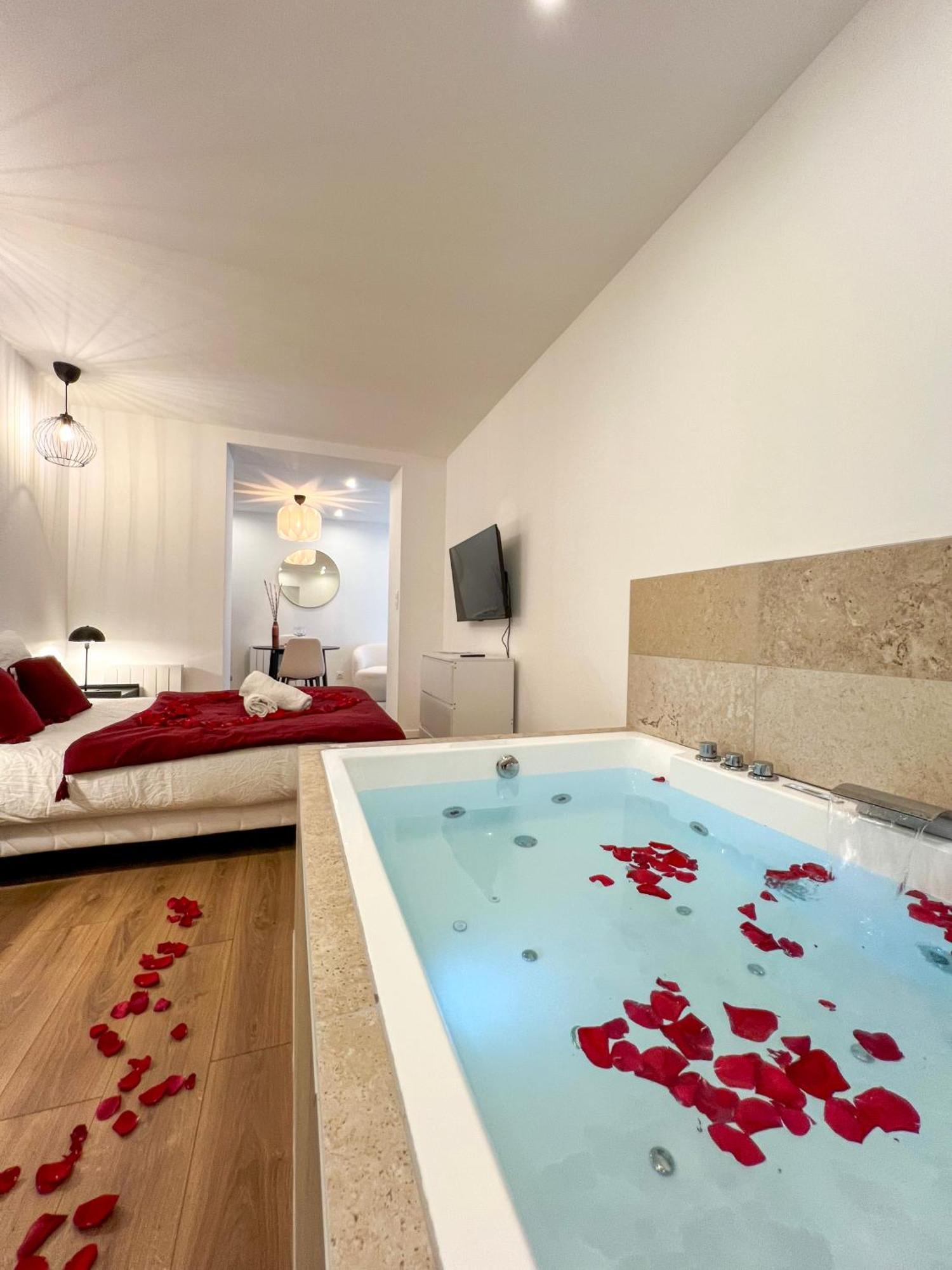 Апартаменты Bibemus Casa Maja - Baignoire Balneo - Parking - Terrasse Сент-Этьен Экстерьер фото